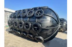 China Black Pneumatic Rubber Fender Customized With Chain Net ISO CCS Certificated supplier