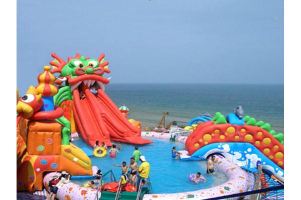 Custom Inflatable Water Park with Pool , Giant Amusement Park Equipment