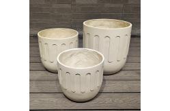 China Striking Modern Fiber Clay Planter with Drainage Frost Resistant supplier