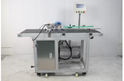 China Auto Flat Card Bag Vacuum Suction Labeling Machine with Pneumatic System and Sticker supplier