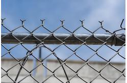 China 6ft Hot Dipped Galvanized Chain Link Wire Fence Mesh Park Security Fencing supplier