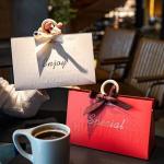 Creative Triangle Gift Packing Box Cookies Pastry Wedding Candy Packing Handbag Gift Boxes for sale