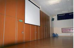 China Melamine Board Sliding Movable Sound Insulation Partition Walls With Pass Doors supplier