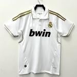 Custom Retro Soccer Jerseys White Classic Football Shirt Wear Men'S for sale