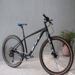 11Speed Complete Mountain Bikes Disc Brake 29er Carbon Fiber MTB Bike for sale