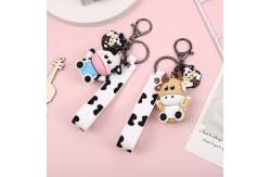 China Personalized 3D Silicone Cow Animal Keyrings Pendant Keychain for Purse and Backpack supplier