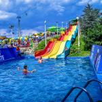 ODM Outdoor Large Water Amusement Park Summer Swimming Pool Fiberglass Rainbow Slide For Children for sale