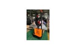 China 1600~3000mm Walking Type Electric Pallet Stacker Capacity 1000kKG(2200lbs) supplier
