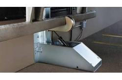 China Manual Loading Dock Vehicle Restraints / Truck Load Restraints supplier