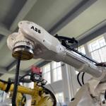 Used ABB Spot 6 Axis Welding Robot Handling Robot ABB6640-130/3.2