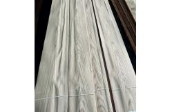 China Flexible Oak Veneer Sheets with 0.2-0.6mm Thickness and Crown Cut Grain for Furniture and Wall Paneling supplier