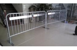 China Temporary Portable Crowd Control Barriers 2M American Standard Road Fence supplier
