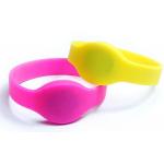 ISO 14443 A 13.56 Mhz Rfid Wristband Silicone PVC RFID Enabled Wristband for sale