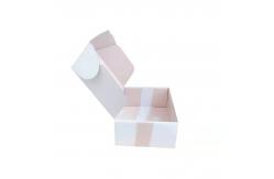 China Plain Recycled cardboard Shoe Packaging Box UV Coating Embossing supplier