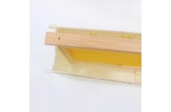 China Durable Plastic Double Frames Talian Queen Bee Rearing Controler supplier