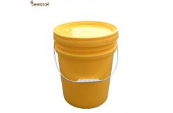 China Beekeeping Equipment 20L Honey Tank Without Honey Gate Plastic Honey Barrel supplier