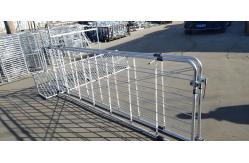China Galvanized N Style Cattle Fence Panel 5ft Wire Mesh Farm Gate Fence Panel supplier