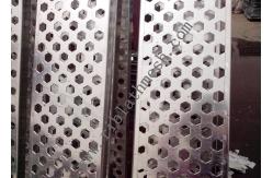 China Hexagonal Perforated Metal Mesh 0.3-10mm Thickness Perforated Aluminium Sheet supplier