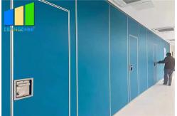 China Function Hall Foldable Acoustic Partition Panels With Moveable Pass Door supplier