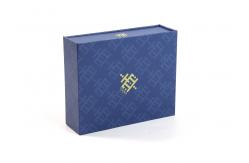 China Offset CMYK Candle Packaging Box Rigid Cardboard With Magnetic Closure supplier