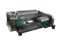 China Low Noises Separation Pharmaceutical Decanter Centrifuge Machine With Gear Box System supplier