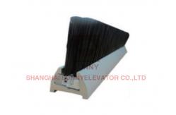 China Moving Walk Escalator Skirt Brush With Aluminum Pedestal supplier