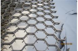 China 50x50mm Hex Mesh Refractory Thickness 2.0mm Customized supplier