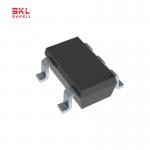 TLV314QDBVTQ1  Amplifier IC Chips  3-MHz  low-power  internal EMI filter  RRIO operational Package SOT-23-5 for sale