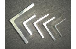 China Customized Alloy Aluminum Extrusion Corner / aluminium angle extrusions supplier