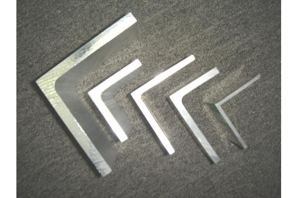 Customized Alloy Aluminum Extrusion Corner / aluminium angle extrusions