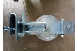 China Pulley Cable Block Galvanized Crossarm Mounted Skyward Three Purpose String Block supplier