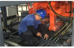 China HDPE Blow Molding Machine(5L-8L) manufacturer