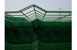China 3D Curvy Welded Wire Mesh Fence For Home Use supplier