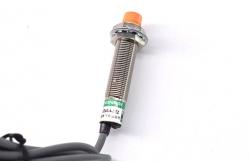 China Cylinder NPN 3 Wire Inductive Sensor Watertight Reliable With CE Certification supplier