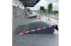 China 6T-20T Forklift Dock Plate Warehouse Dock Leveler With Push Button supplier