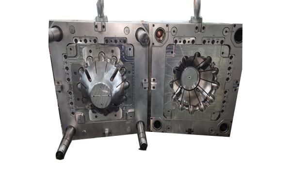 Customized 718 Precision Plastic Injection Mold 2500000-3000000 Shots Hasco Mold