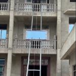 Custom Safe Electric Cargo Ladder Lifter 200Kg For Doors And Windows Photovoltaic Panel Lift for sale