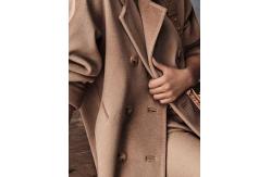 China Shiny Unsaturated Polyester Trench Coat Buttons , Flat Pearl Buttons Test Passable supplier
