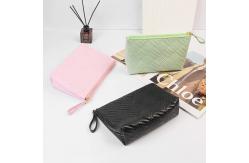 China 4 Compartment Portable Makeup Bags For Travel And Storage supplier