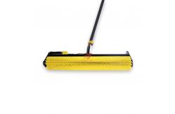 China Carbon Fiber Tube Handle Solar Panel Rotating Brush With Telescopic Pole Roller supplier