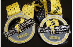 China Semi Marathon 10KM Custom Sports Medals Soft Enamel Medallion With Ribbon supplier