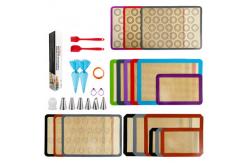 China Non Stick Reusable Silicone Baking Mat Set Thickness 0.7mm supplier