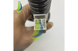 China VOE21371679 Common Rail Fuel Injector For Diesel Engine Parts supplier