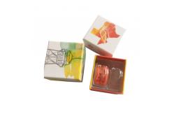 China 2pcs Nice Printing Macaron Packaging Box Kraft Paper with Plastic Inner Tray supplier