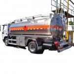 Diesel Engine 4X2 Drive Fuel Tank Truck , Metal Tank 6 Tires lPG transport truck for sale