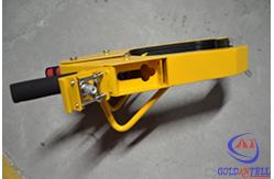 China Waterproof Security Car Wheel Clamp Anti - static Trailers Wheel Lock for Caravans supplier