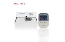 China Safety Battery Lock Hand Held Pulse Oximeter With Spo2 Probe Sensor supplier