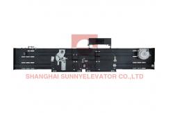 China Center Opening Lift Door Operator 220V For Passenger Elevator supplier