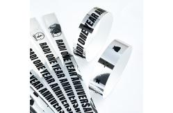 China Holographic Wristbands with Custom Logo Text MOQ 100 PCS supplier