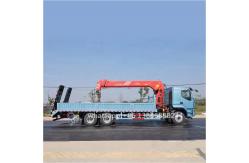 China Liuqi Flatbed Transport Truck 14 Tons With Crane 10 Speed Transmission supplier